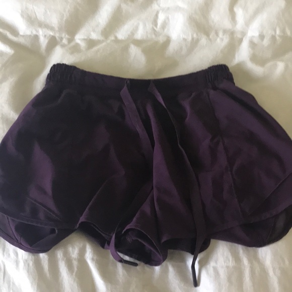 lululemon athletica Pants - Lulu lemon Hotty Hot Short Long 4”
